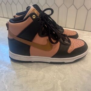 Brown and Black Nike Dunks Women’s 7